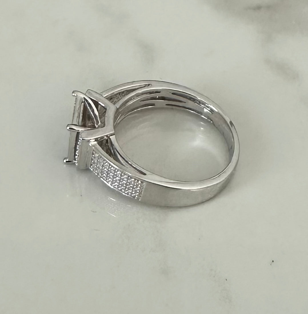 Diamond Women’s Ring